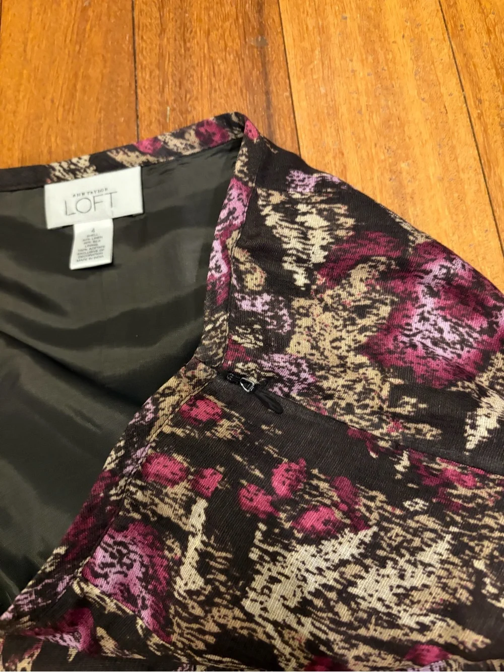 LOFT line skirt